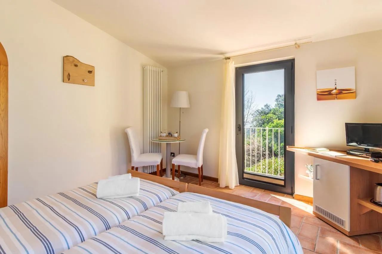 Holiday Prato Verde Chiatri Bed & Breakfast